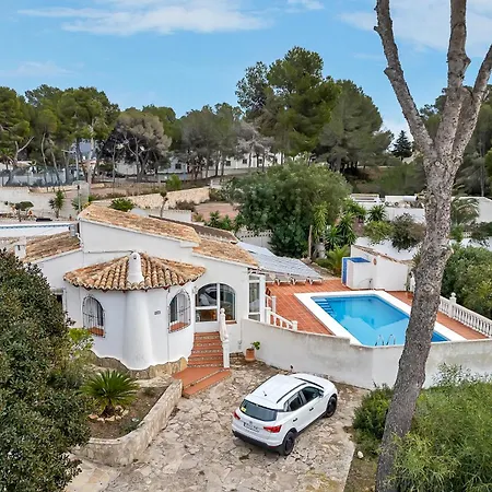 Vila Casa Un By Aldertons *
